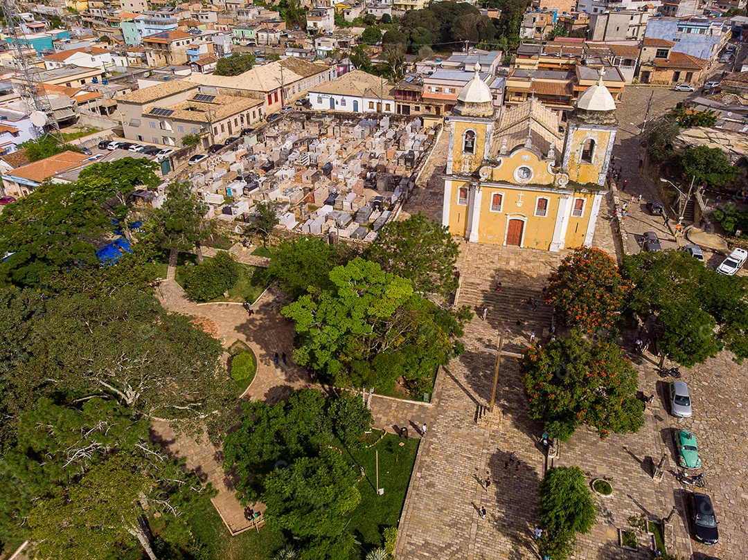 Vista aérea de uma igreja