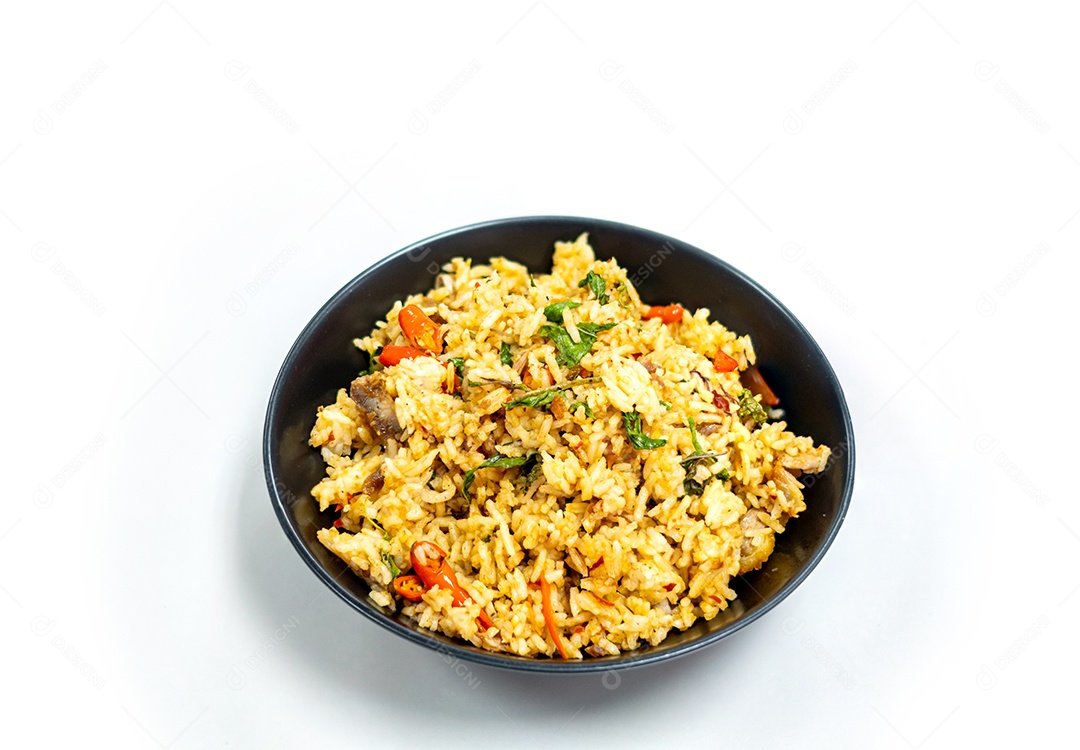 Prato de comida sobre fundo isolado