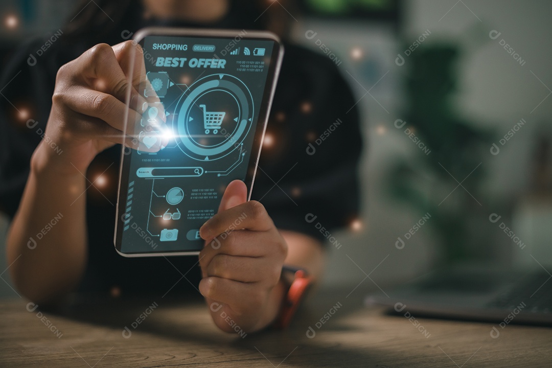 Conceito de pagamento on-line de compras. Mão de mulher na tela de interface virtual futurista com ícone de entrega de carrinho, serviços bancários e compras on-line via aplicativo móvel bancário, transação eletrônica e tecnologia financeira.