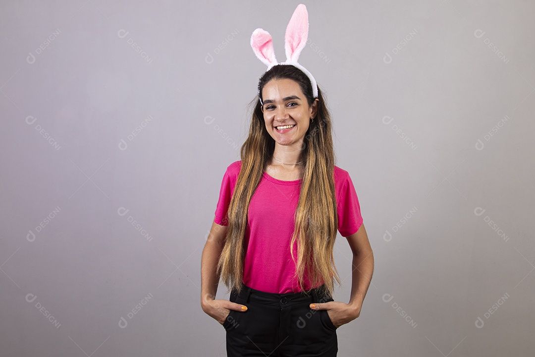 Linda menina garota usando fantasia de coelho Conceito Feliz Páscoa