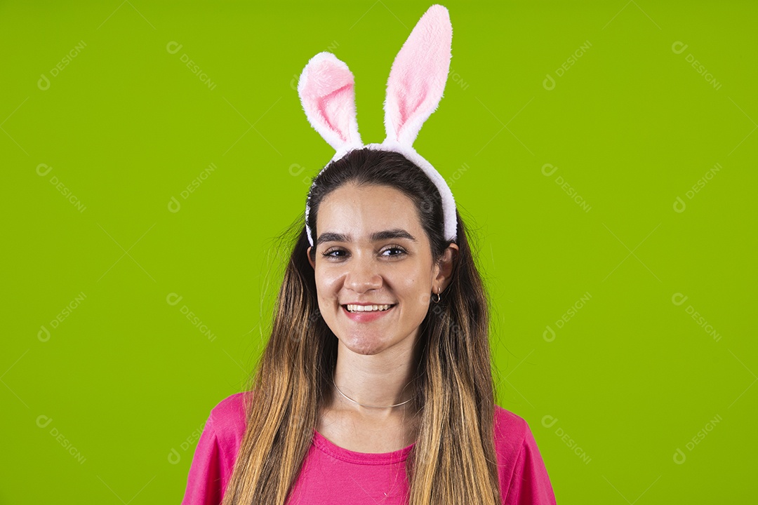 Linda menina garota usando fantasia de coelho Conceito Feliz Páscoa