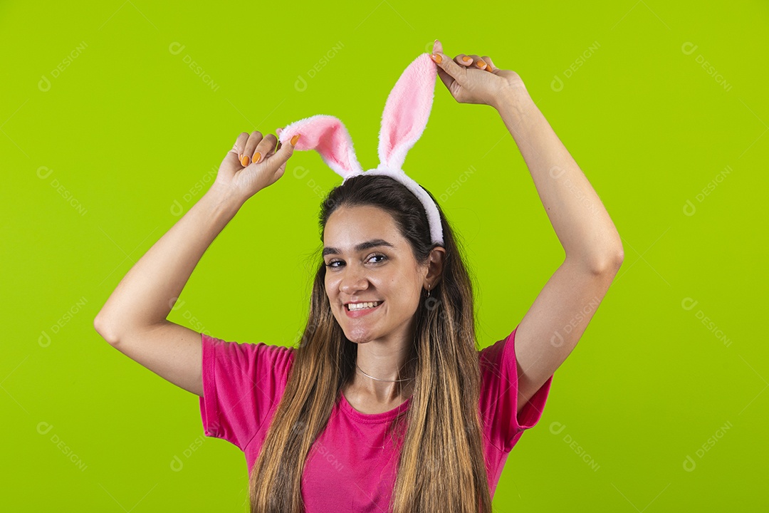 Linda menina garota usando fantasia de coelho Conceito Feliz Páscoa