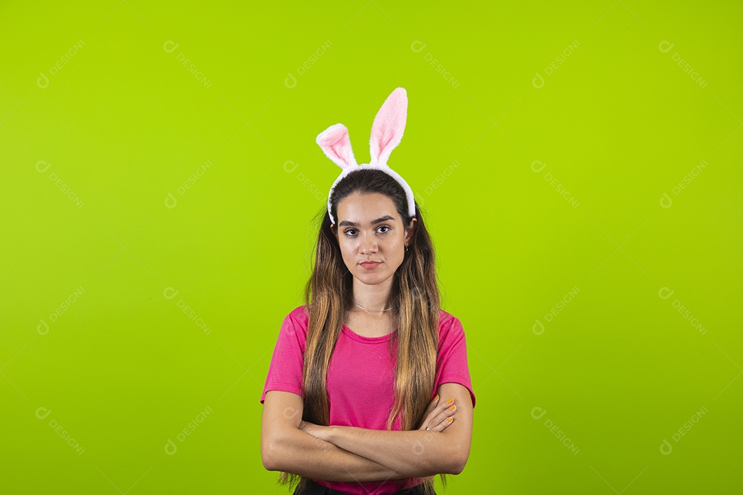 Linda menina garota usando fantasia de coelho Conceito Feliz Páscoa