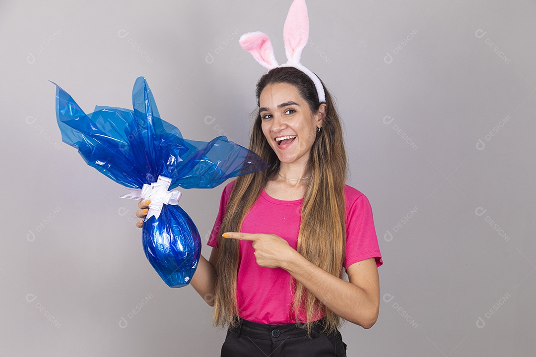 Linda menina garota usando fantasia de coelho Conceito Feliz Páscoa