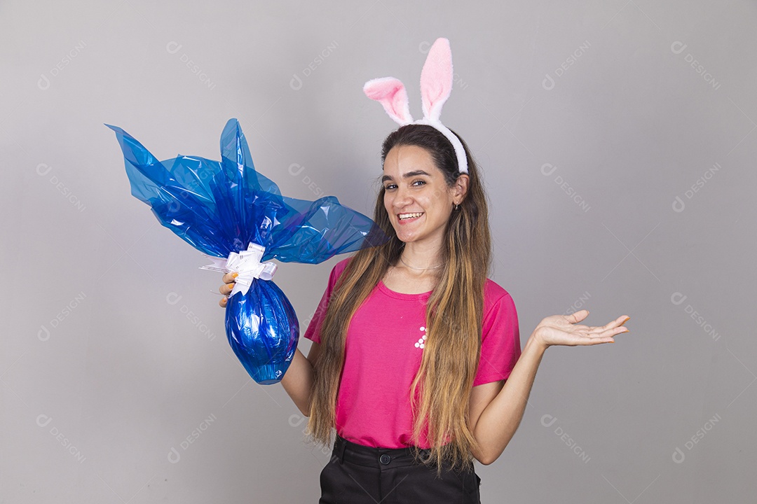 Linda menina garota usando fantasia de coelho Conceito Feliz Páscoa