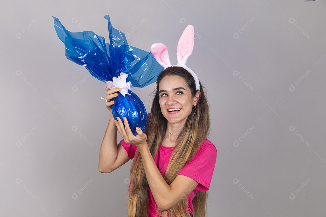 Linda menina garota usando fantasia de coelho Conceito Feliz Páscoa