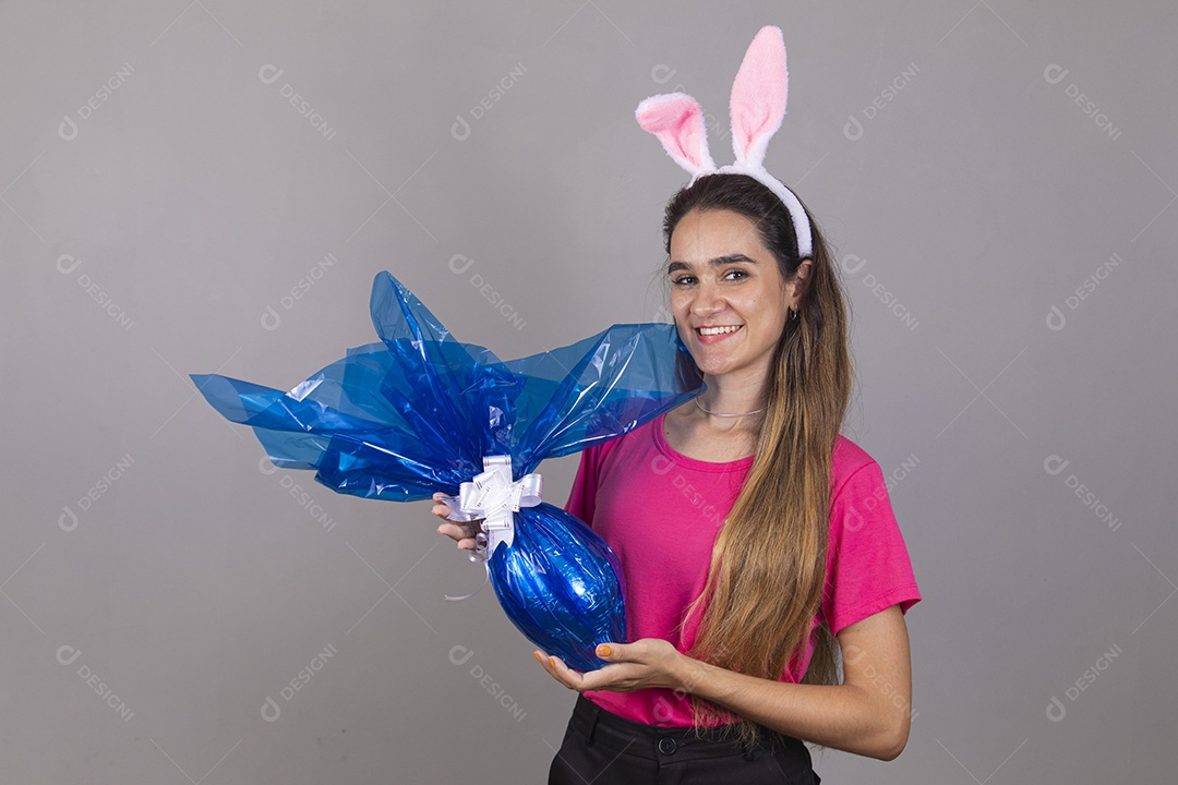 Linda menina garota usando fantasia de coelho Conceito Feliz Páscoa