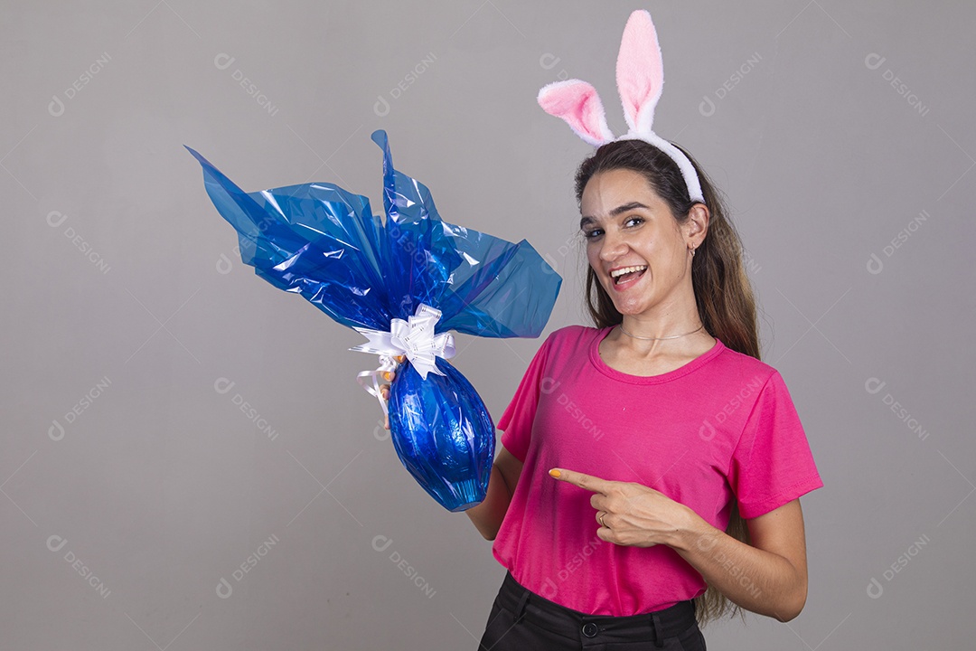 Linda menina garota usando fantasia de coelho Conceito Feliz Páscoa