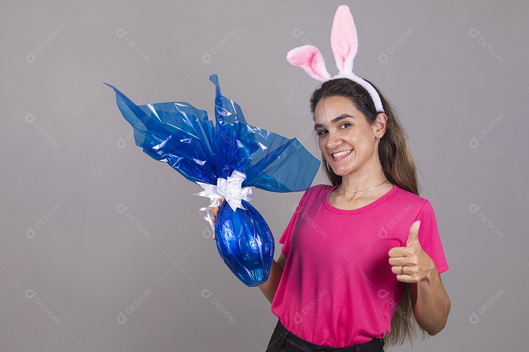 Linda menina garota usando fantasia de coelho Conceito Feliz Páscoa