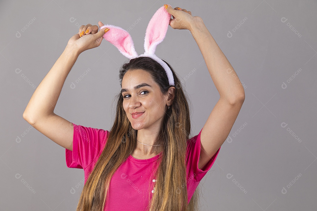 Linda menina garota usando fantasia de coelho Conceito Feliz Páscoa