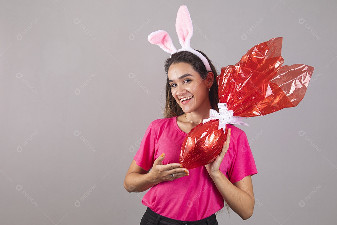 Linda menina garota usando fantasia de coelho Conceito Feliz Páscoa