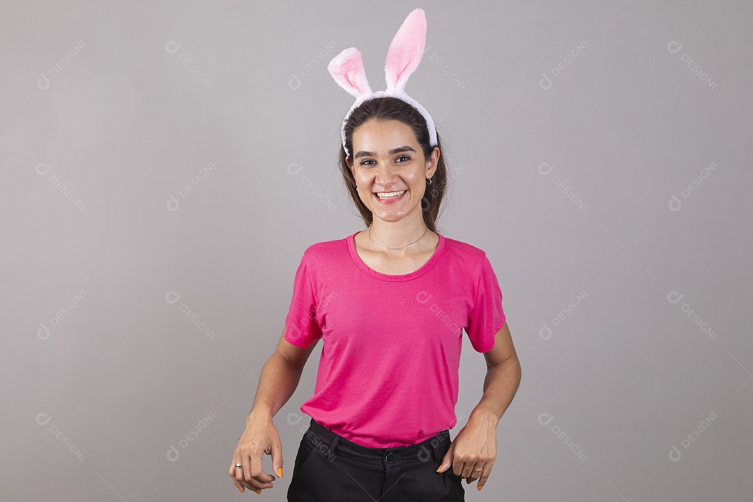 Linda menina garota usando fantasia de coelho Conceito Feliz Páscoa