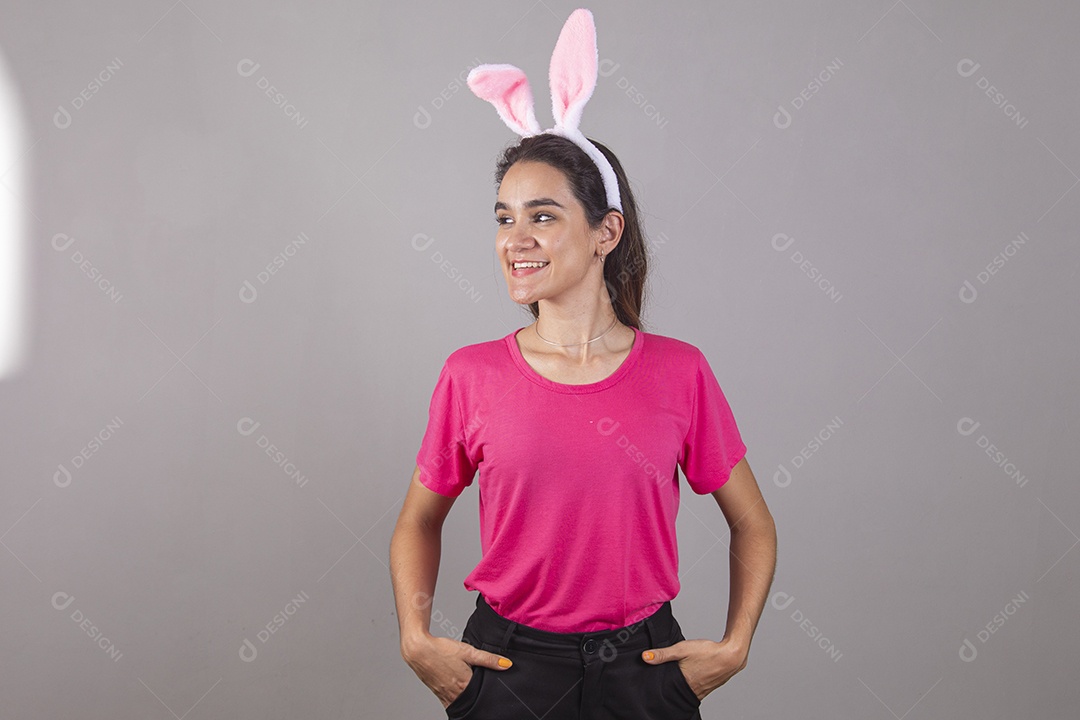 Linda menina garota usando fantasia de coelho Conceito Feliz Páscoa