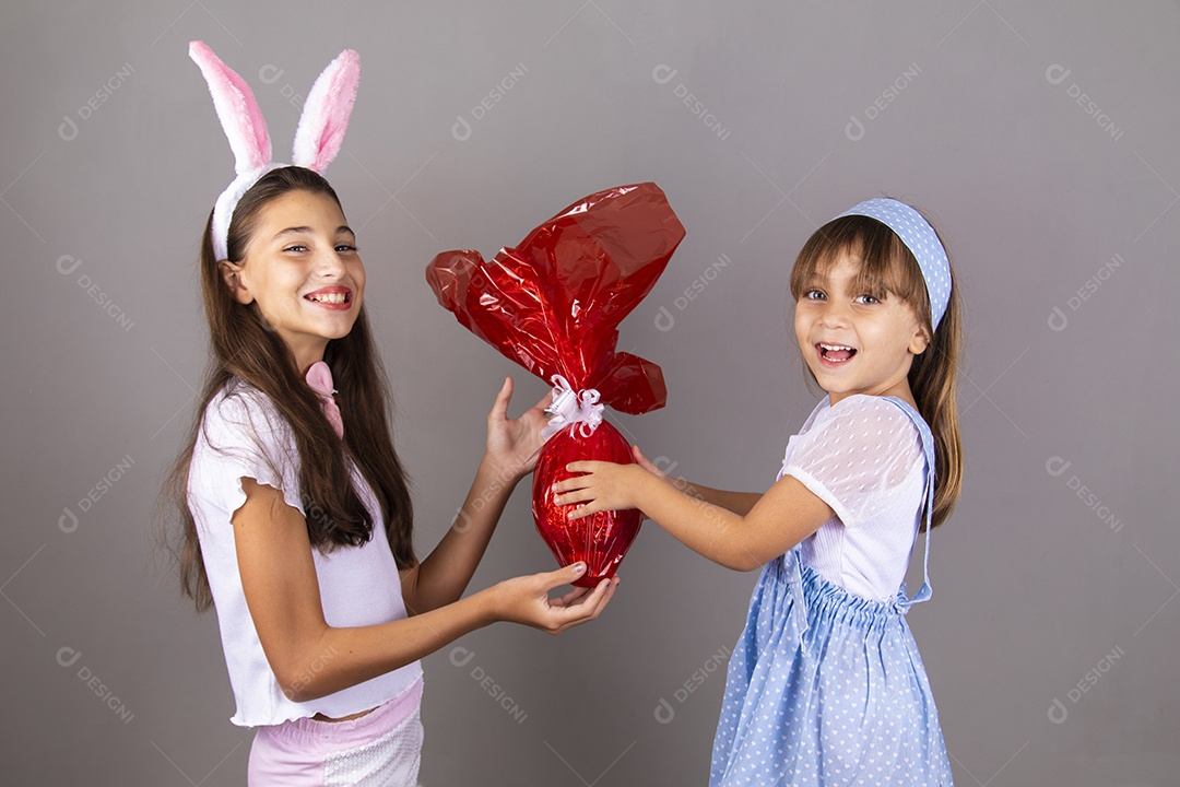 Lindas meninas garotas usando fantasia de coelho Conceito Feliz Páscoa