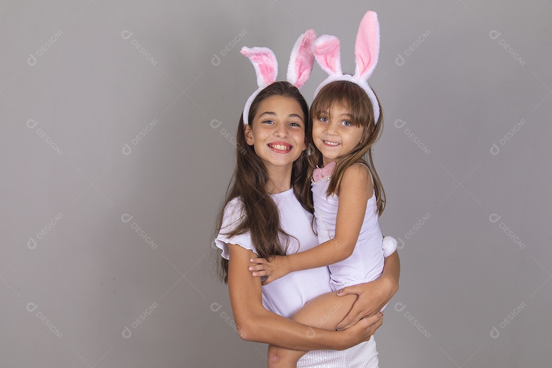 Lindas meninas garotas usando fantasia de coelho Conceito Feliz Páscoa