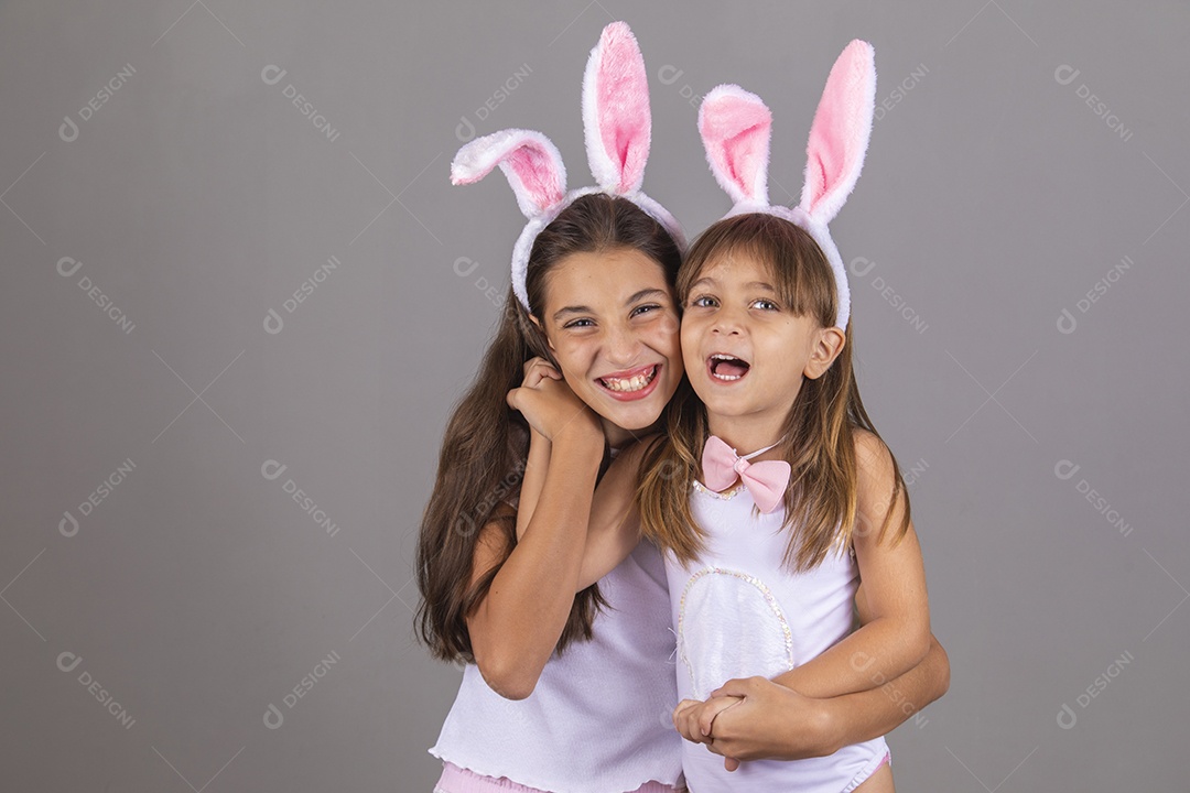 Lindas meninas garotas usando fantasia de coelho Conceito Feliz Páscoa