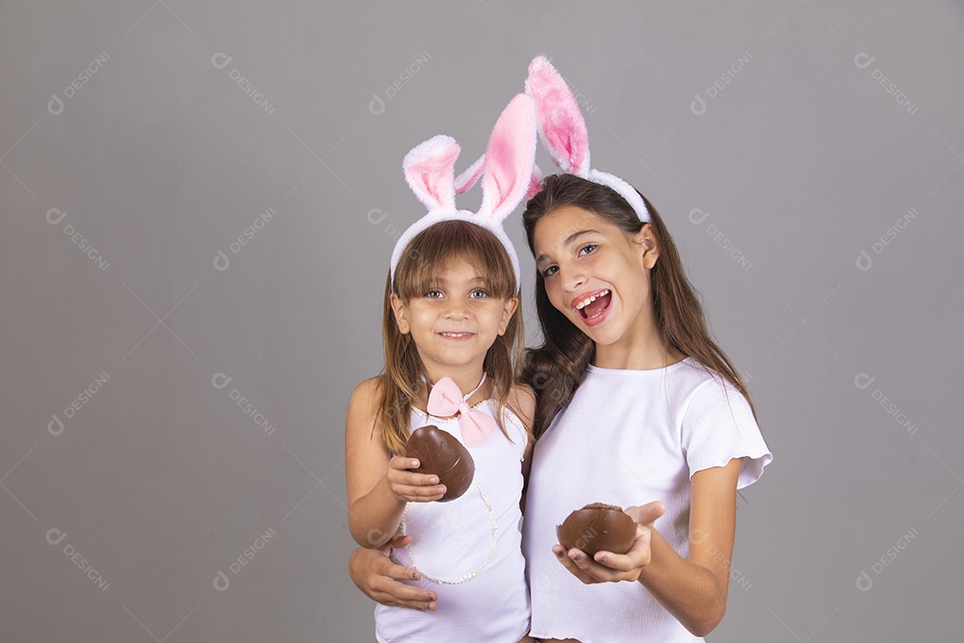 Lindas meninas garotas usando fantasia de coelho Conceito Feliz Páscoa
