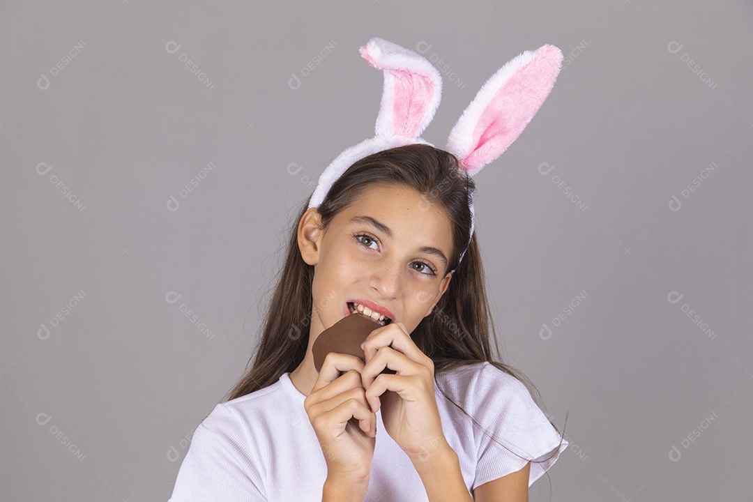 Linda menina garota usando fantasia de coelho Conceito Feliz Páscoa