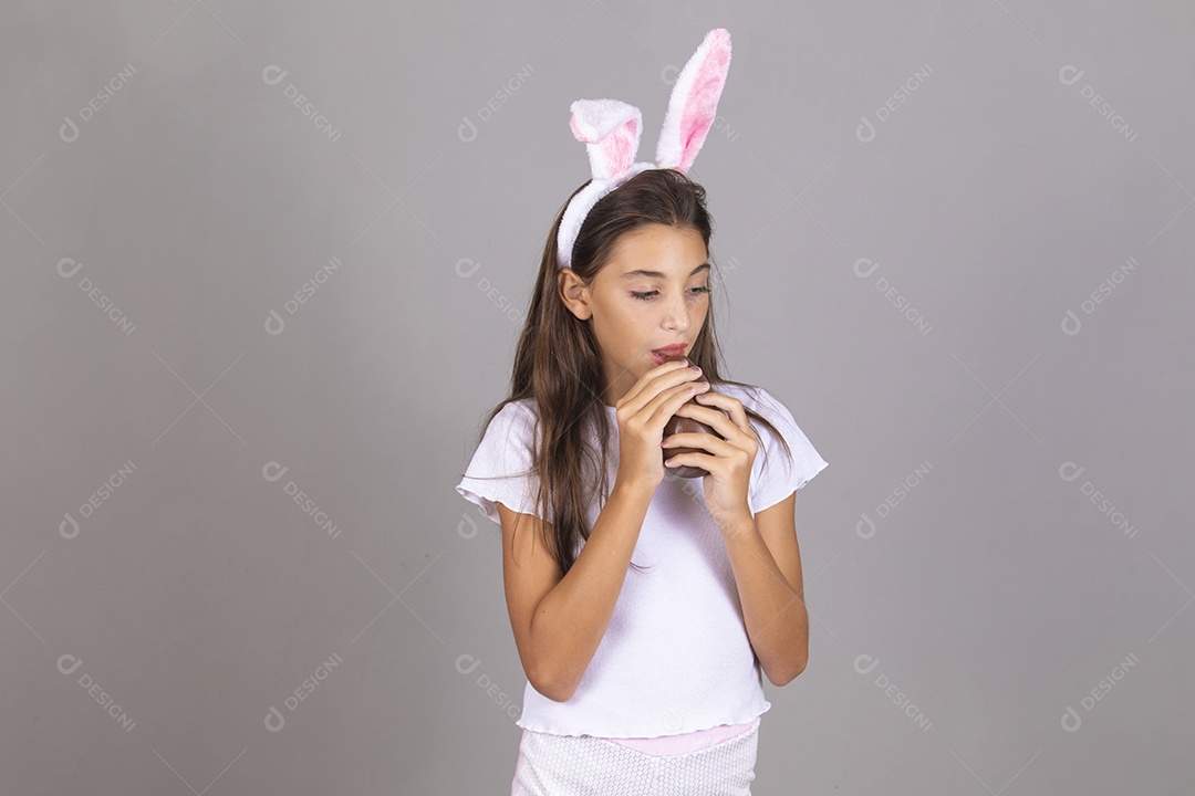 Linda Mulher garota usando fantasia de coelho Conceito Feliz Páscoa