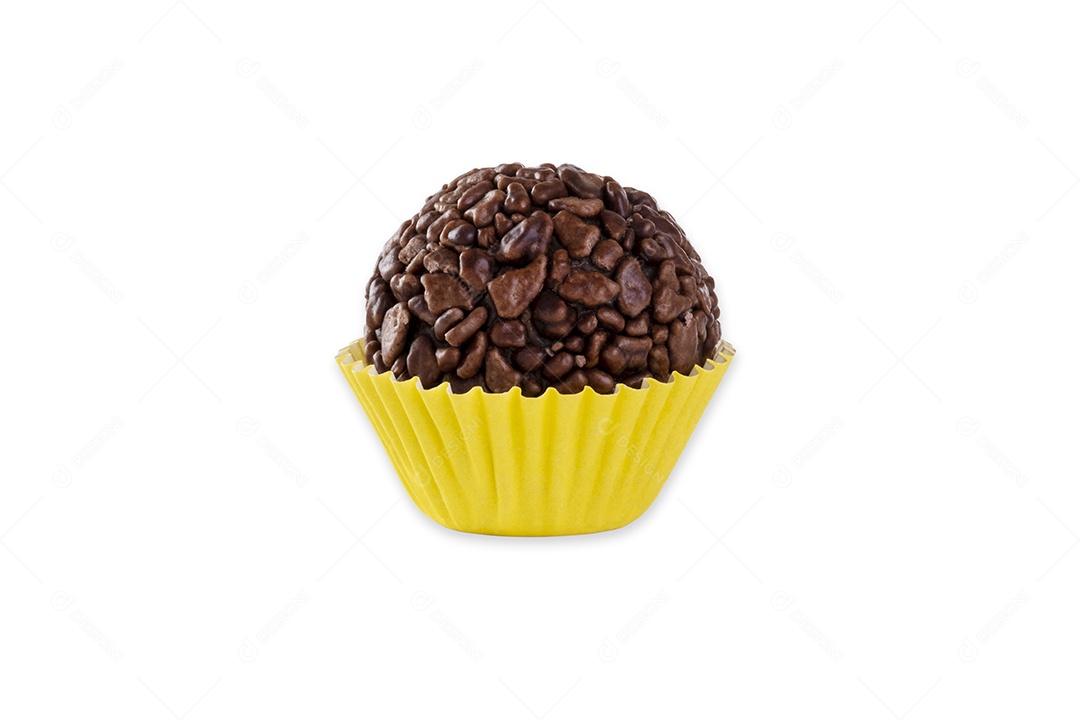 Brigadeiro isolado no fundo branco