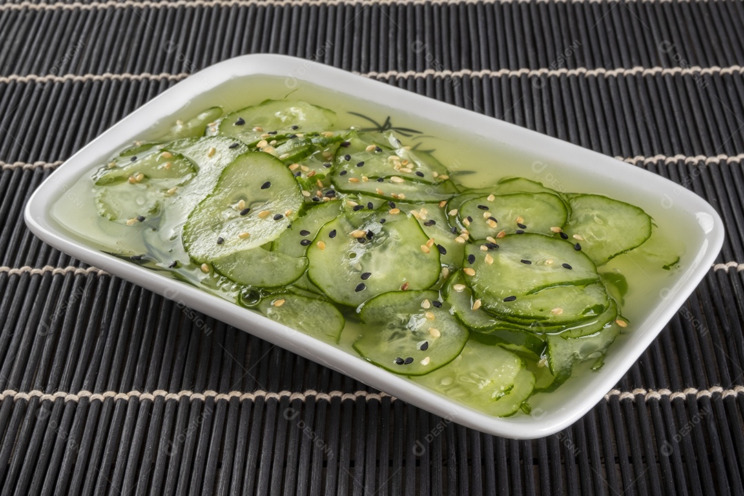 Sunomomo de pepino agridoce japonês.