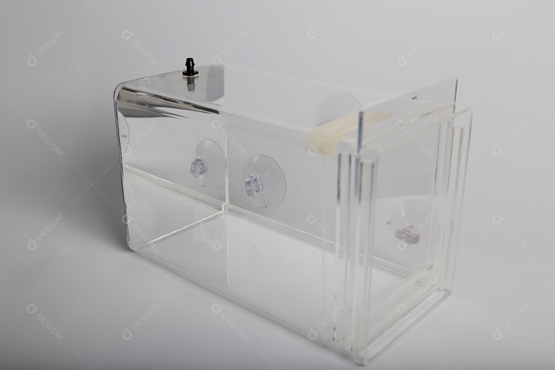 Armadilha para pegar peixes no aquário.