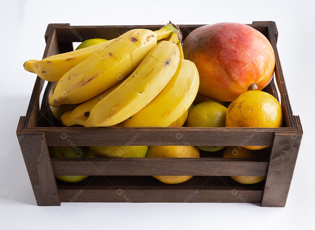 Caixa de madeira com frutas e legumes