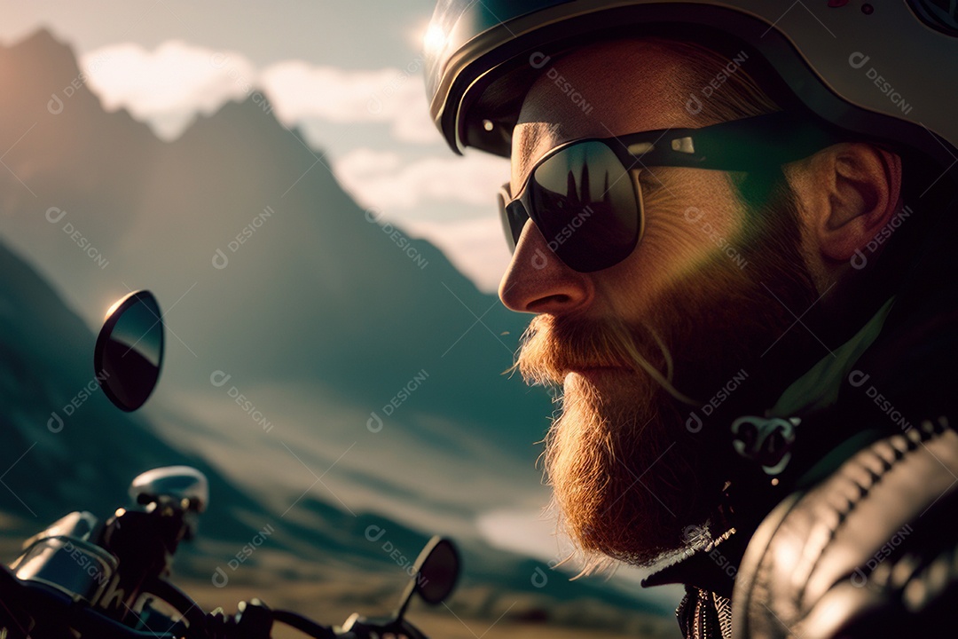 Motoqueiro viajando de motocicleta.