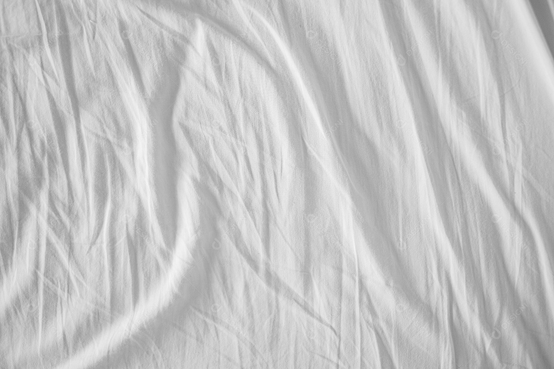 Textura gradiente de linho branco estilo de curva turva de tecido de luxo abstrato, roupa de cama enrugada e sombras cinza escuras, plano de fundo