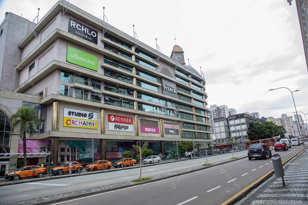 Carros veículos em frente estabelecimentos