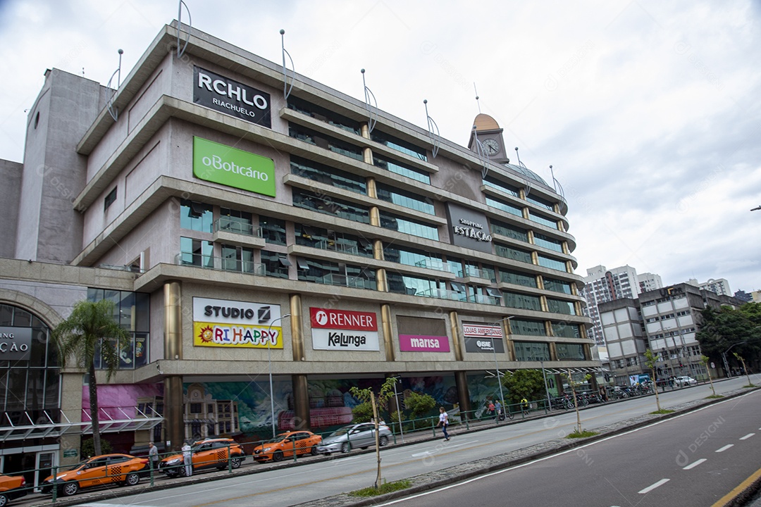 Carros veículos em frente estabelecimentos