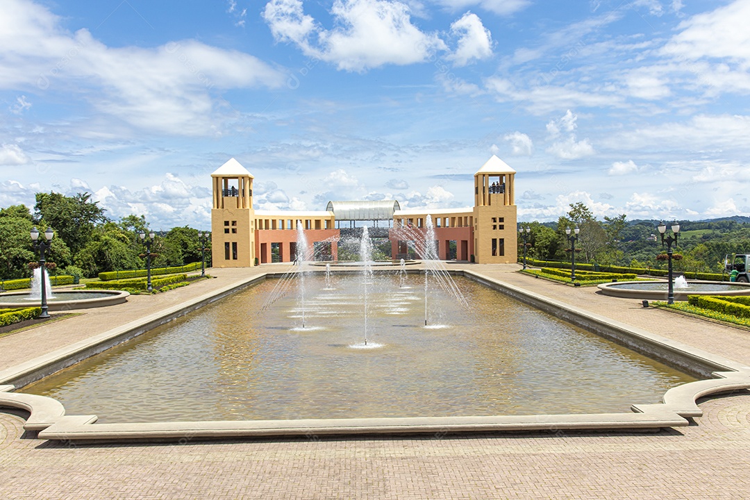 Lindo edifício grande lugar turístico