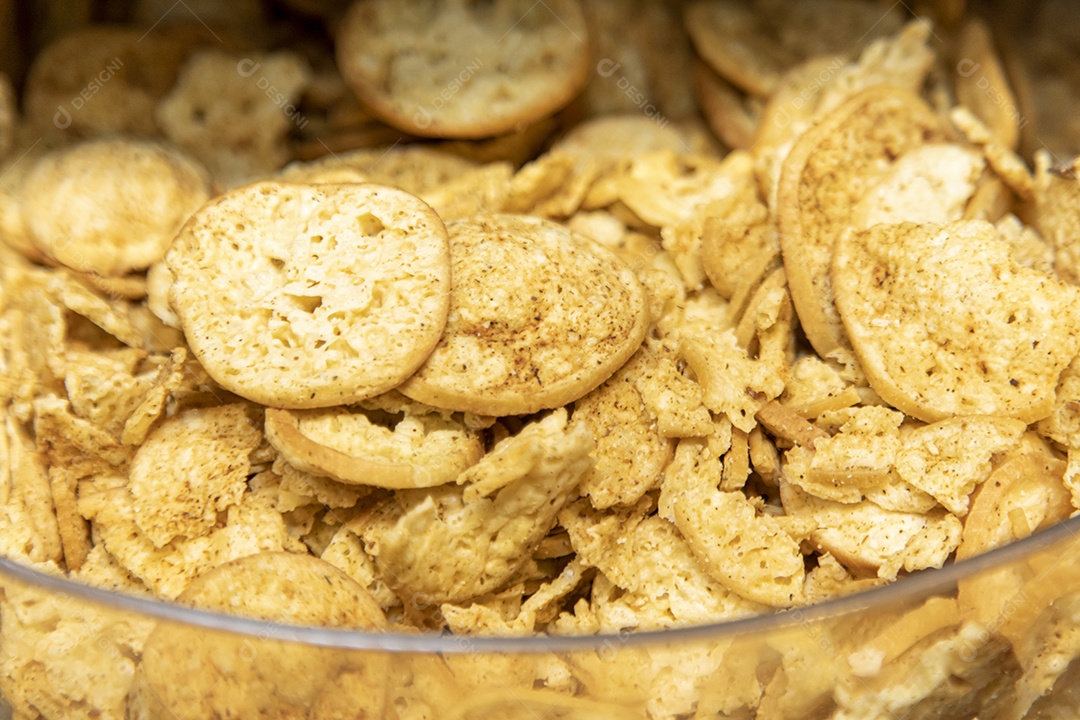 Bolachas sobre tigela de vidro