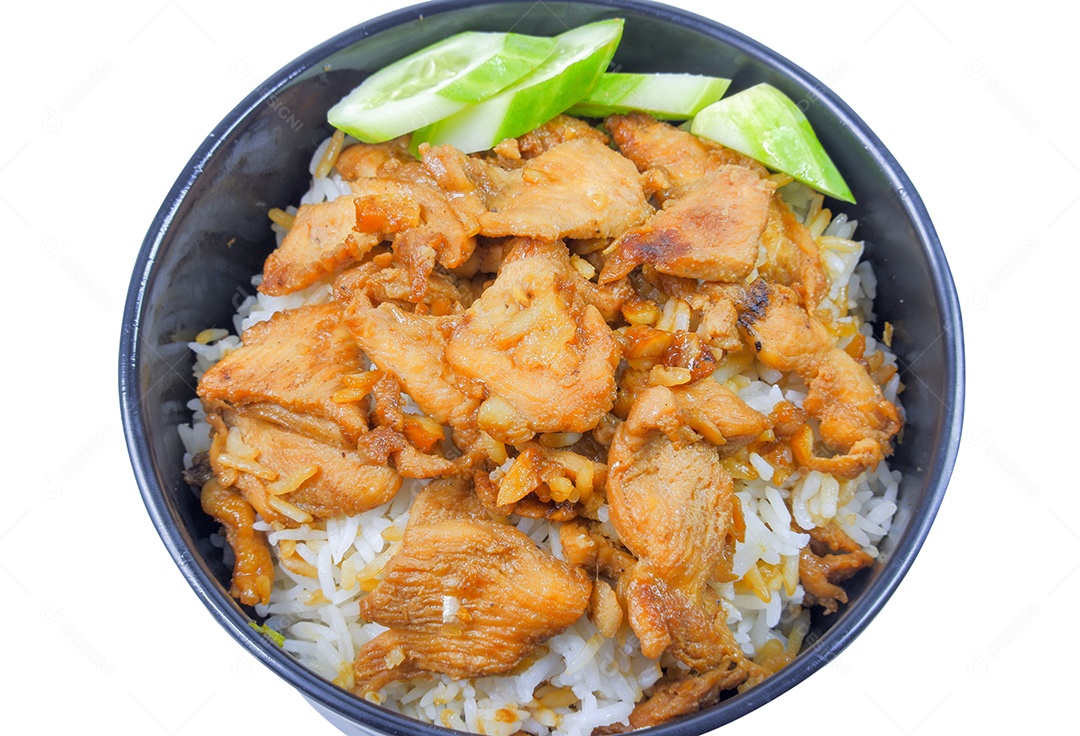 Comida tailandesa carne de porco frita com arroz de alho em uma tigela preta