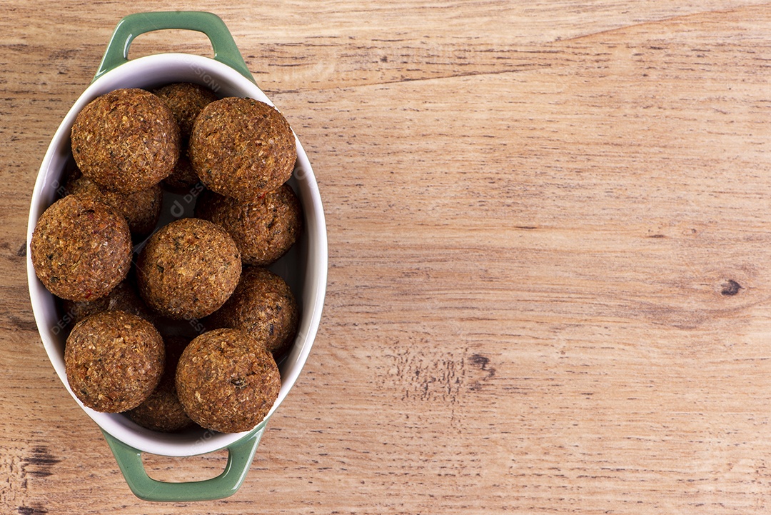 O tradicional lanche árabe de quibe no Brasil chamado Quibe