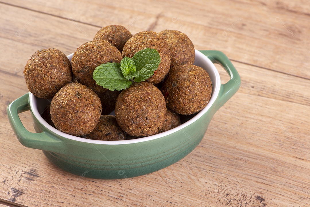 O tradicional lanche árabe de quibe no Brasil chamado Quibe