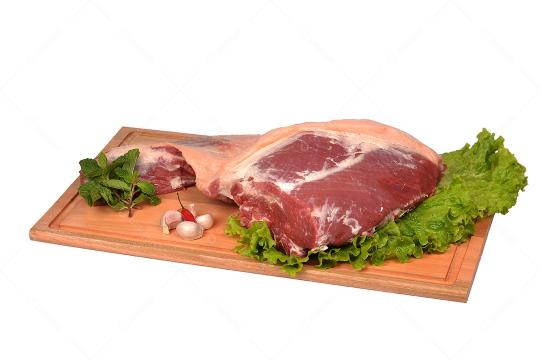 Carne fresca e crua na tábua