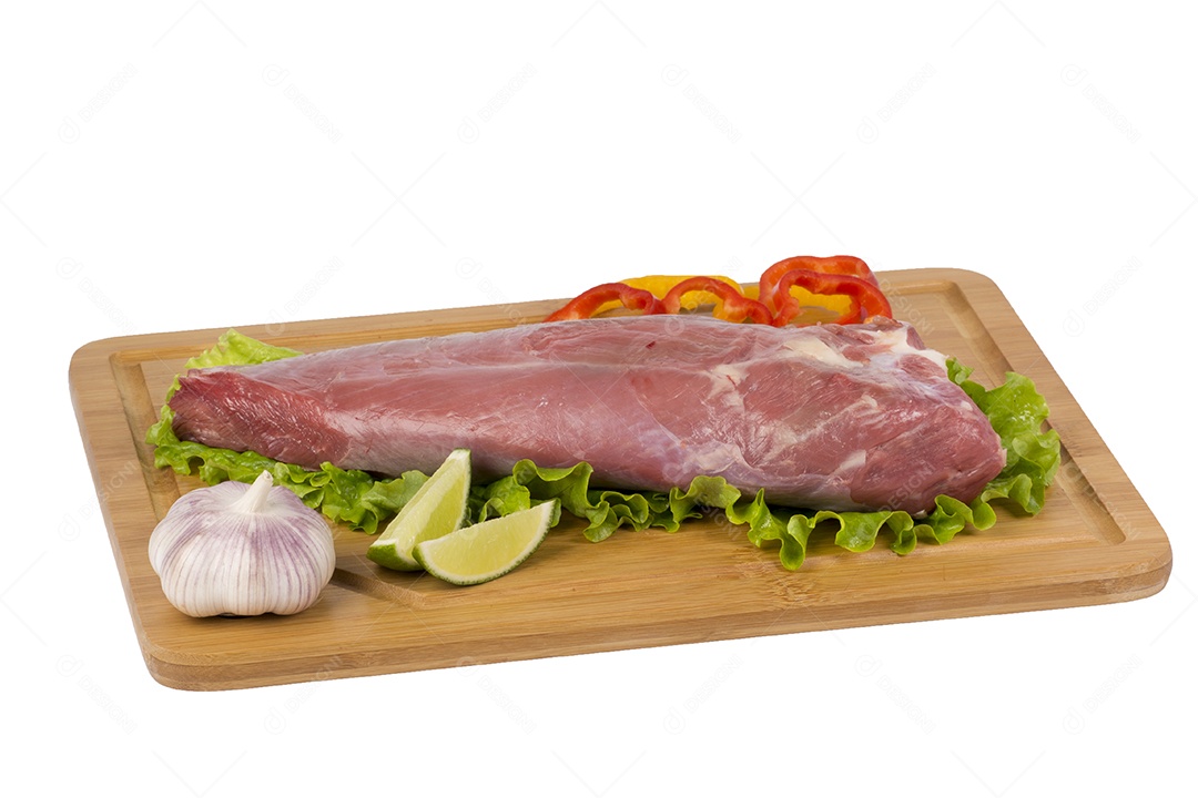 Carne fresca e crua na tábua