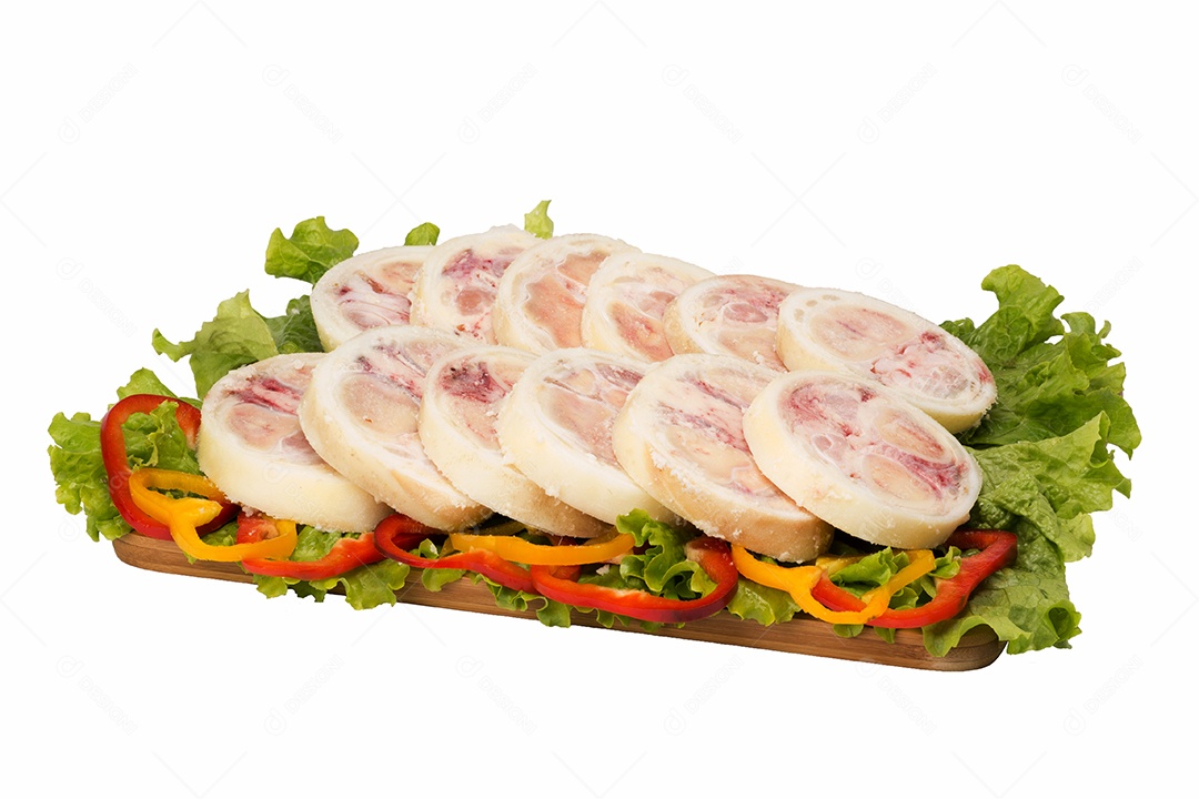 Perna de boi fatiada, conhecida no Brasil como mocotó