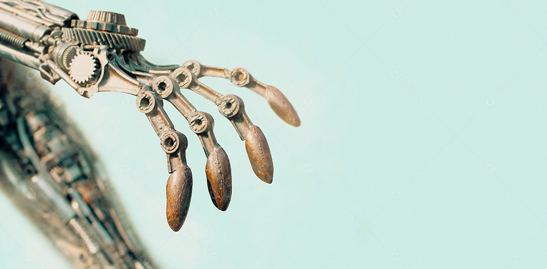 Velho braço de robô enferrujado em um fundo azul, banner panorâmico