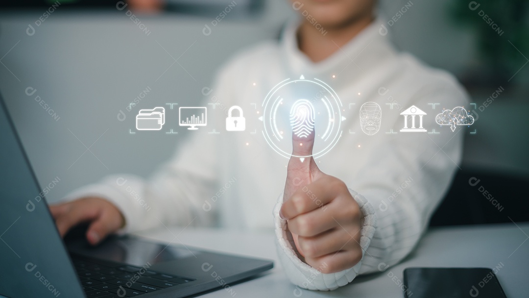 Mulher usa identificação de impressão digital para acessar dados financeiros pessoais. A ideia para E-kyc, segurança biométrica, tecnologia de inovação contra o cibercrime digital