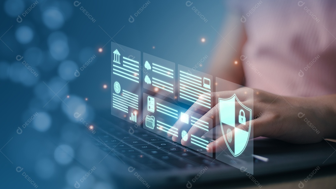 Conceito de segurança cibernética Tecnologia de segurança de rede global, pessoas de negócios protegem informações pessoais. Criptografia com um ícone de cadeado na interface virtual.