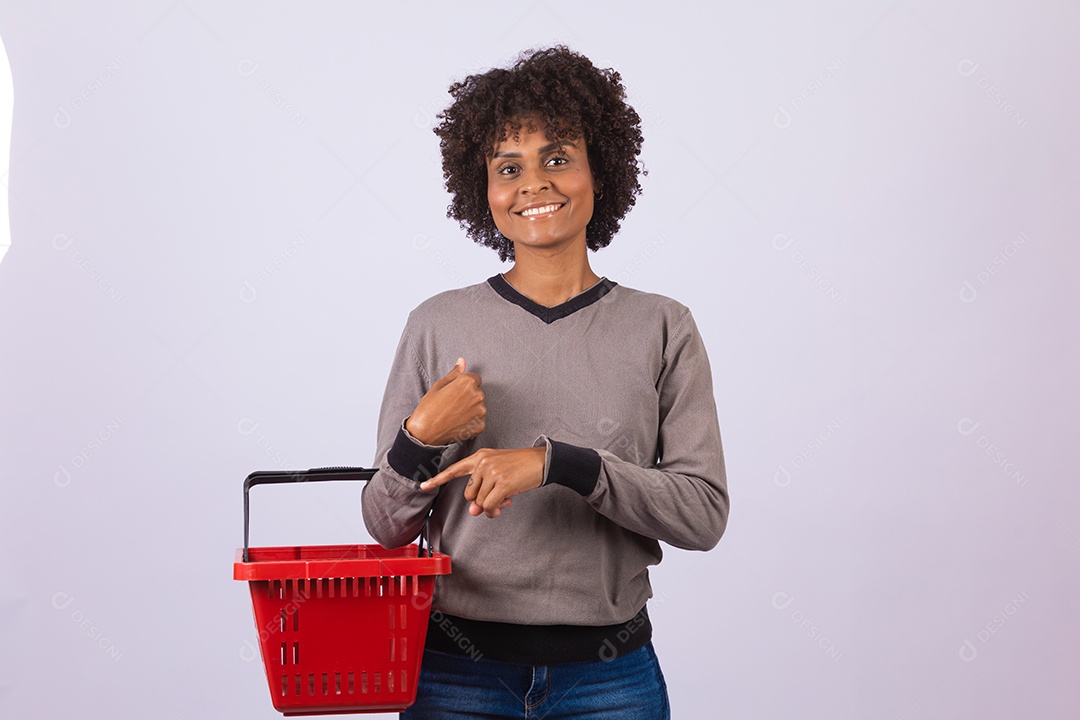 Linda mulher garota jovem cabelo afro