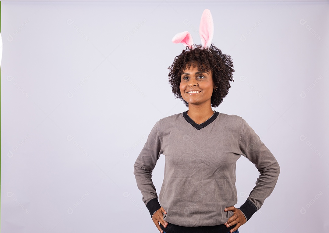 Linda Mulher garota usando fantasia de coelho Conceito Feliz Páscoa