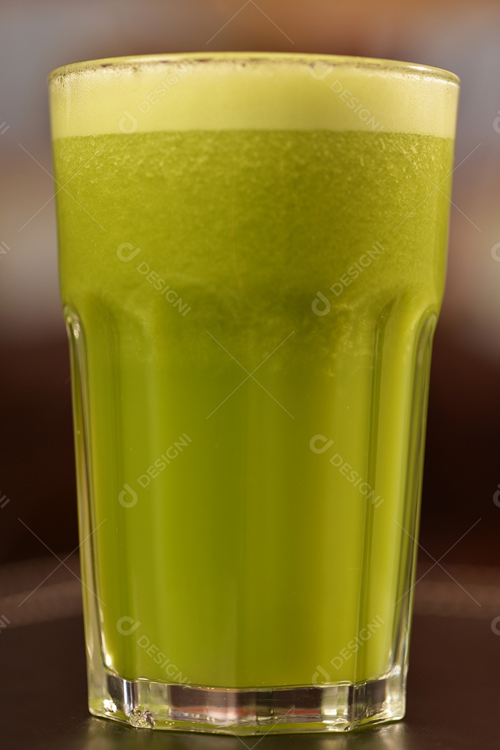 Suco verde isolado