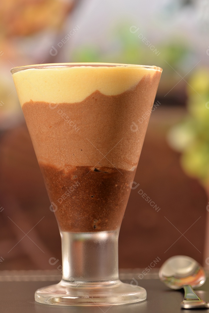 Mousse de chocolate com três sabores