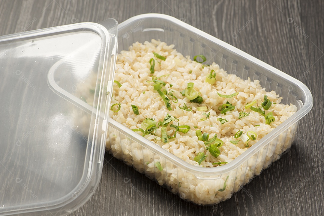 Arroz integral com cheiro verde