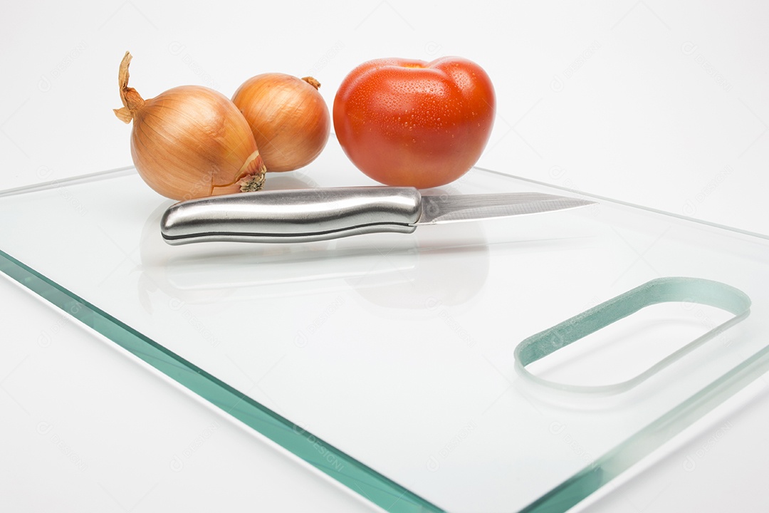 Peça de vidro usada para cortar alimentos