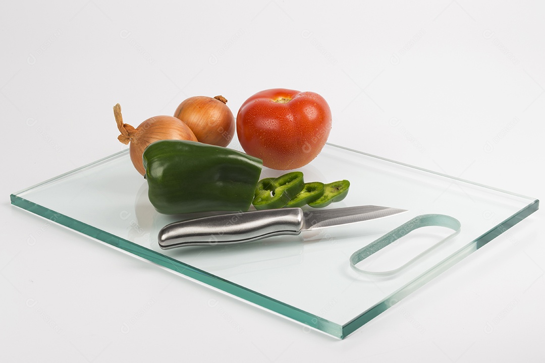 Peça de vidro usada para cortar alimentos