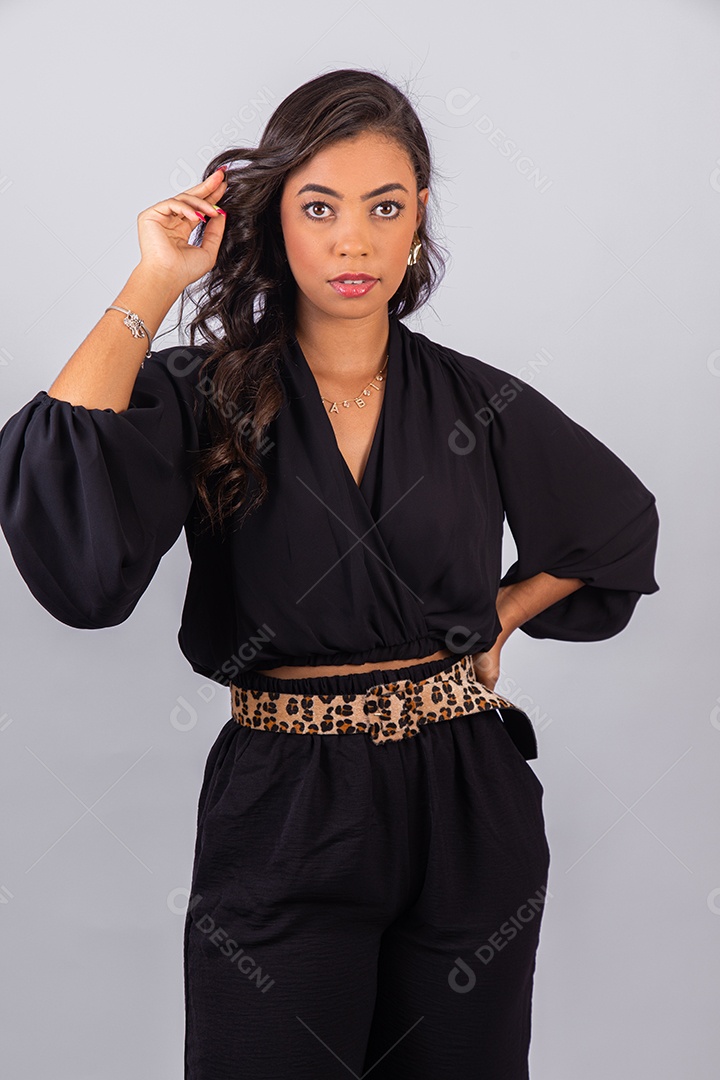 Garota pessoa linda mulher bonita jovem sobre fundo isolado